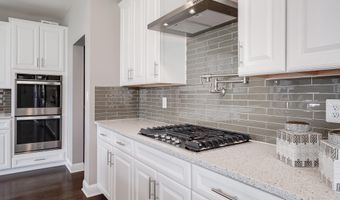 15718 HENRIETTA Dr, Accokeek, MD 20607