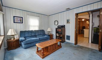 101 Hampton Ave, Albertson, NY 11507