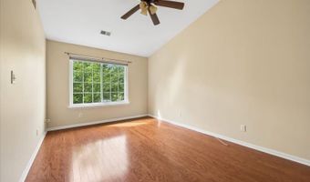 40 Ray Ct, Bedminster, NJ 07921