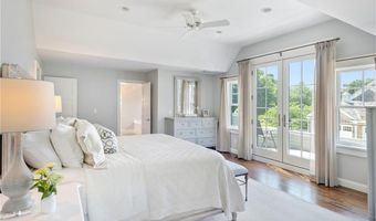 60 Van Wickle Ln, Bristol, RI 02809