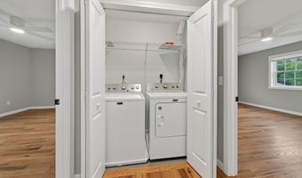 33 W End Ave B, Branford, CT 06405
