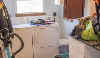 2322 New Milford Rd, Atwater, OH 44201