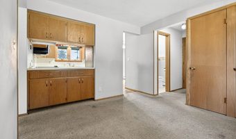 521 W SENECA Dr, Appleton, WI 54911