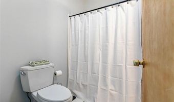 93 Church St, Barrington, RI 02806