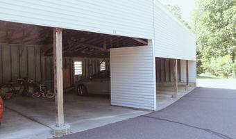 707 Timber Ln 707, Canton, CT 06019