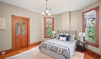 407 E 9th St, Alton, IL 62002