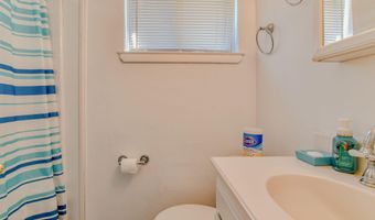 204 Mill Creek Dr, Bayville, NJ 08721