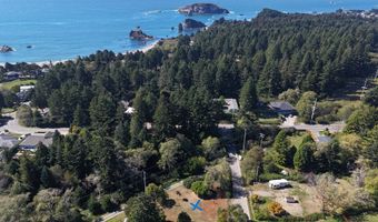 1300 HAMPTON Rd, Brookings, OR 97415