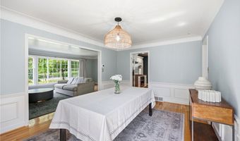 195 Shawnee Trl, Aurora, OH 44202