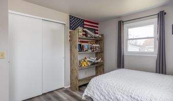 2915 S GLADYS Ave, Appleton, WI 54915