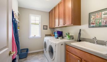 2736 Aspen Ct, Ann Arbor, MI 48108