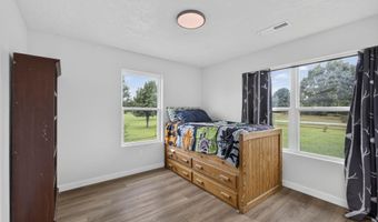 21005 Lawrence 2074, Ash Grove, MO 65604