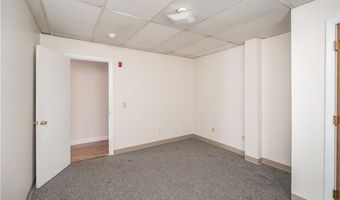 60 SPRING St, Lincoln, RI 02838