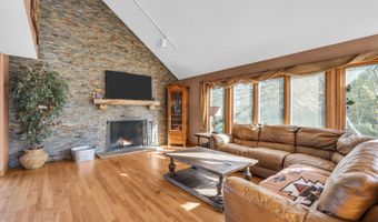 42 Hill Rd, Allentown, NJ 08501