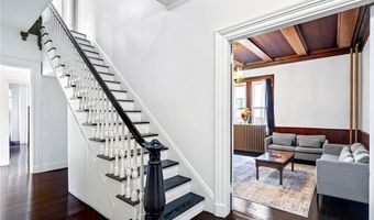 306 Broadway Ave 306-310, Newport, RI 02840