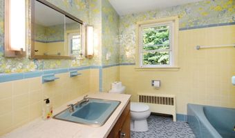 13 Beverly Rd, Acton, MA 01720