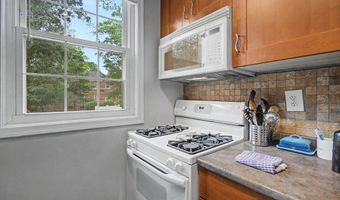 206 N TRENTON St 206-3, Arlington, VA 22203