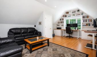 6 Valley Ct, Bethel, CT 06801