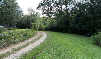 114 LINCOLN St, Big Sandy, TN 38221