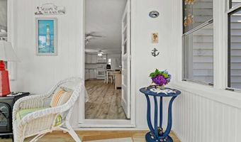 5 Hammock Pkwy, Clinton, CT 06413