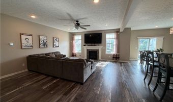 987 Hawkin Ln, Aurora, OH 44202