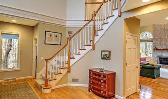 60 Pheasant Dr, East Greenwich, RI 02818
