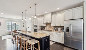 22613 NAUGATUCK Sq, Ashburn, VA 20148