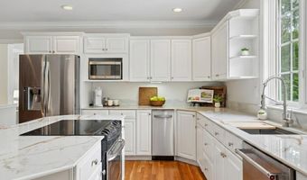 15 Strafford Ln, Bedford, NH 03110