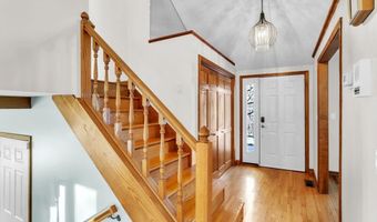 114 S West St, Agawam, MA 01030