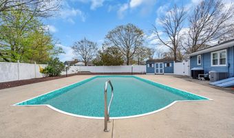 7 Glenwood Dr, Bayville, NJ 08721