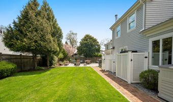 7 Waverly Rd, Darien, CT 06820