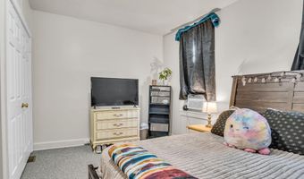 2 E MAIN St, Carlisle, PA 17015