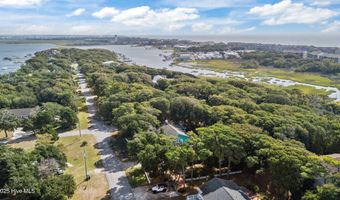 201 Hoop Pole Creek Dr, Atlantic Beach, NC 28512