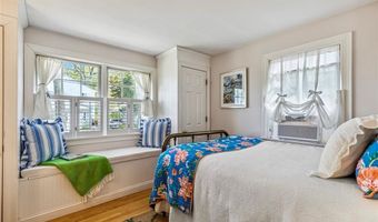 74 Acre Ave, Barrington, RI 02806