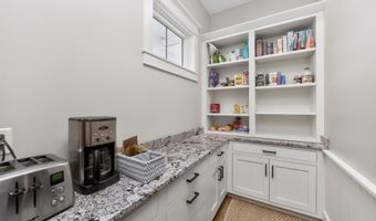 24913 Covenant Ln, Adel, IA 50003