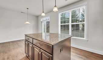 10 Putnam Ln 10, Danbury, CT 06810