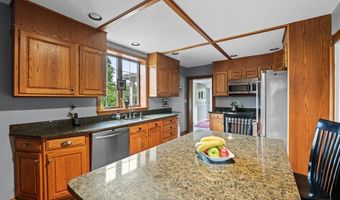 18 East St, Beverly, MA 01915