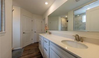 766 River Run Rd, Aurora, OH 44202