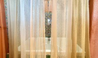 42 Hondo Seco Rd, Arroyo Hondo, NM 87513
