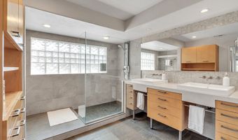 15900 SW BRECCIA Dr, Beaverton, OR 97007