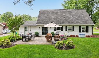 135 Ivy Hill Dr, Aberdeen, NJ 07747