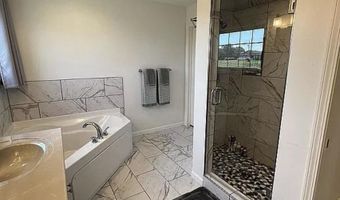 6227 E Sarver Ln, Argenta, IL 62501