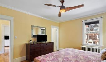 27 Cranston Ave, Newport, RI 02840