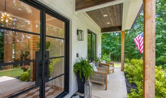 810 Caddo Dr, Benton, AR 72019