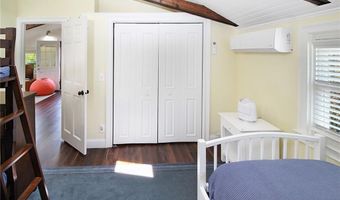 28 W Narragansett Ave, Newport, RI 02840