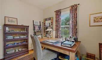 30 Boulevard, Middletown, RI 02842