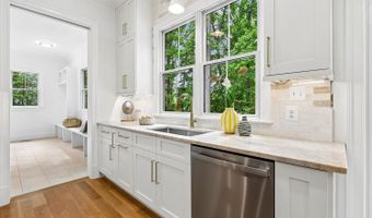 7926 BOLLING Dr, Alexandria, VA 22308