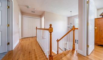 7 Mizzen Ln, Bourne, MA 02532