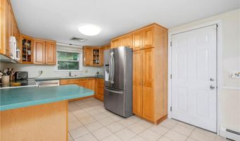 325 Shady Hill Dr, East Greenwich, RI 02818