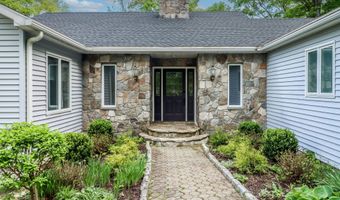 73 A Long Meadow Hill Rd, Brookfield, CT 06804